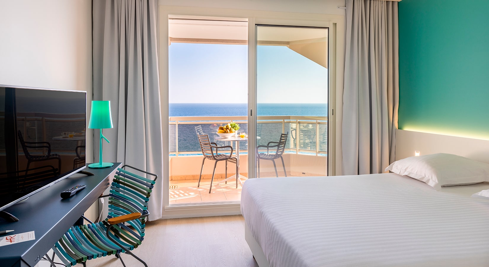 Book Double Room Sea View in Menton