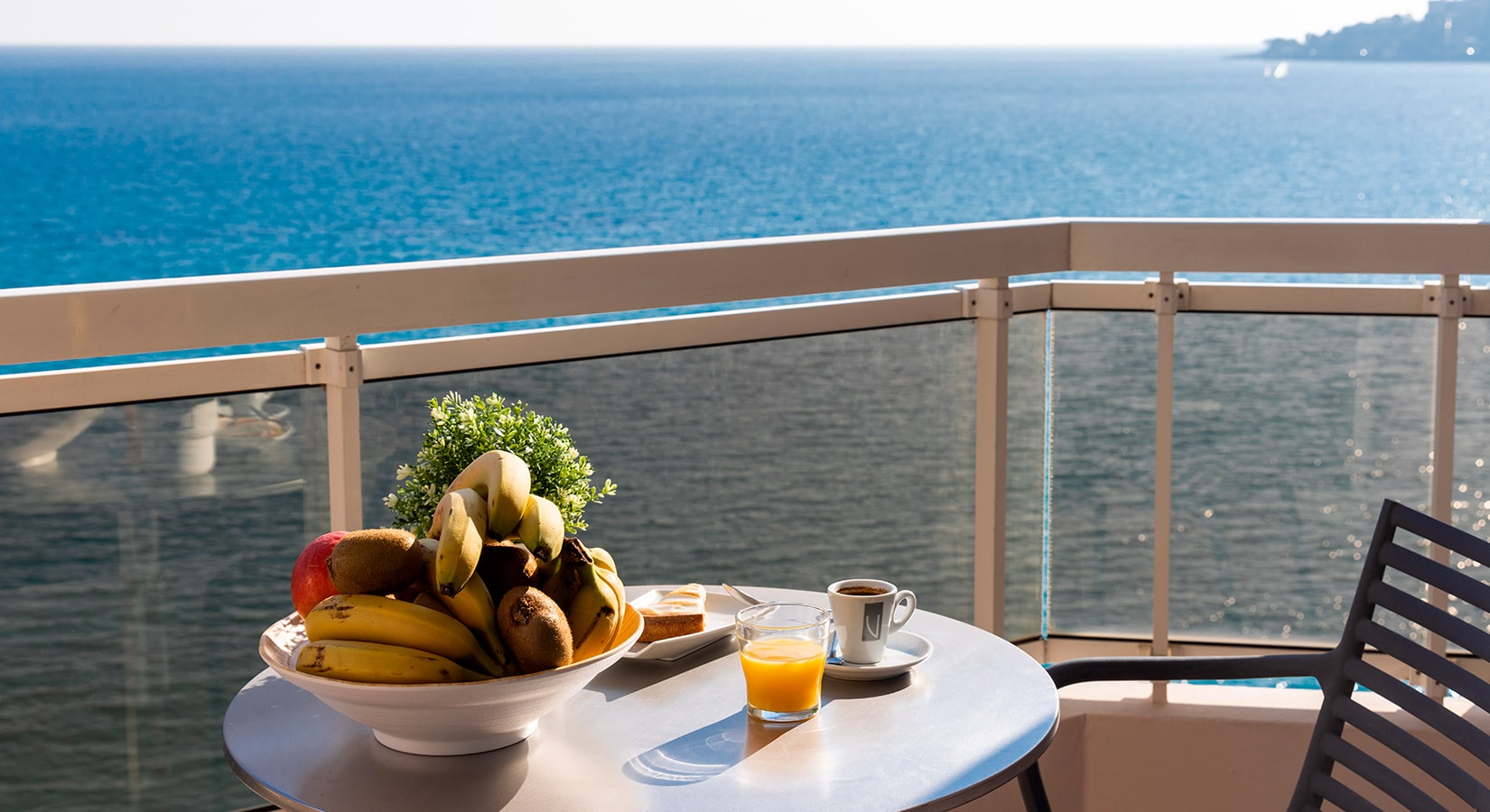 Book Double Room Sea View in Menton