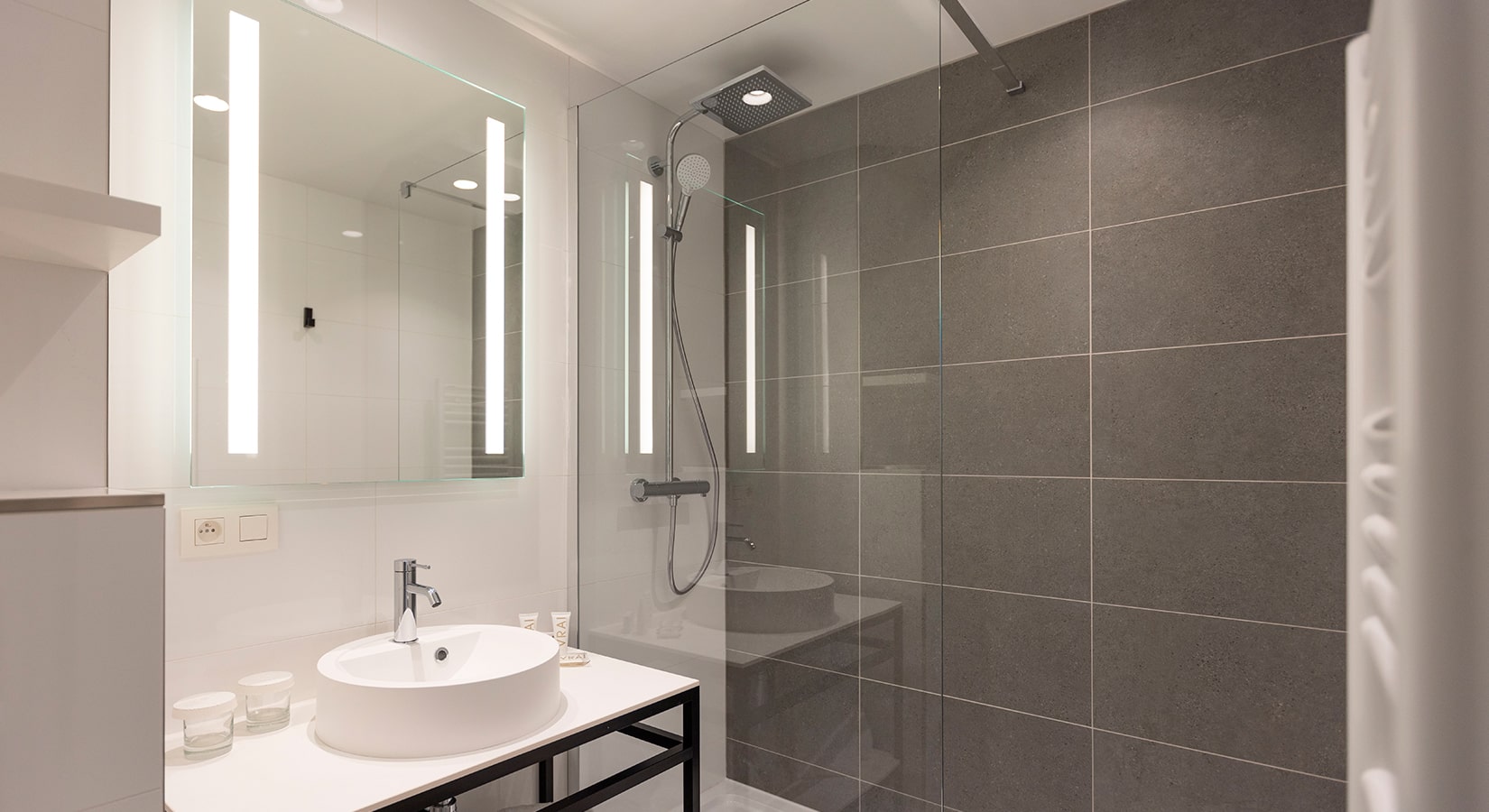 Book Double Room Mountain View in Menton