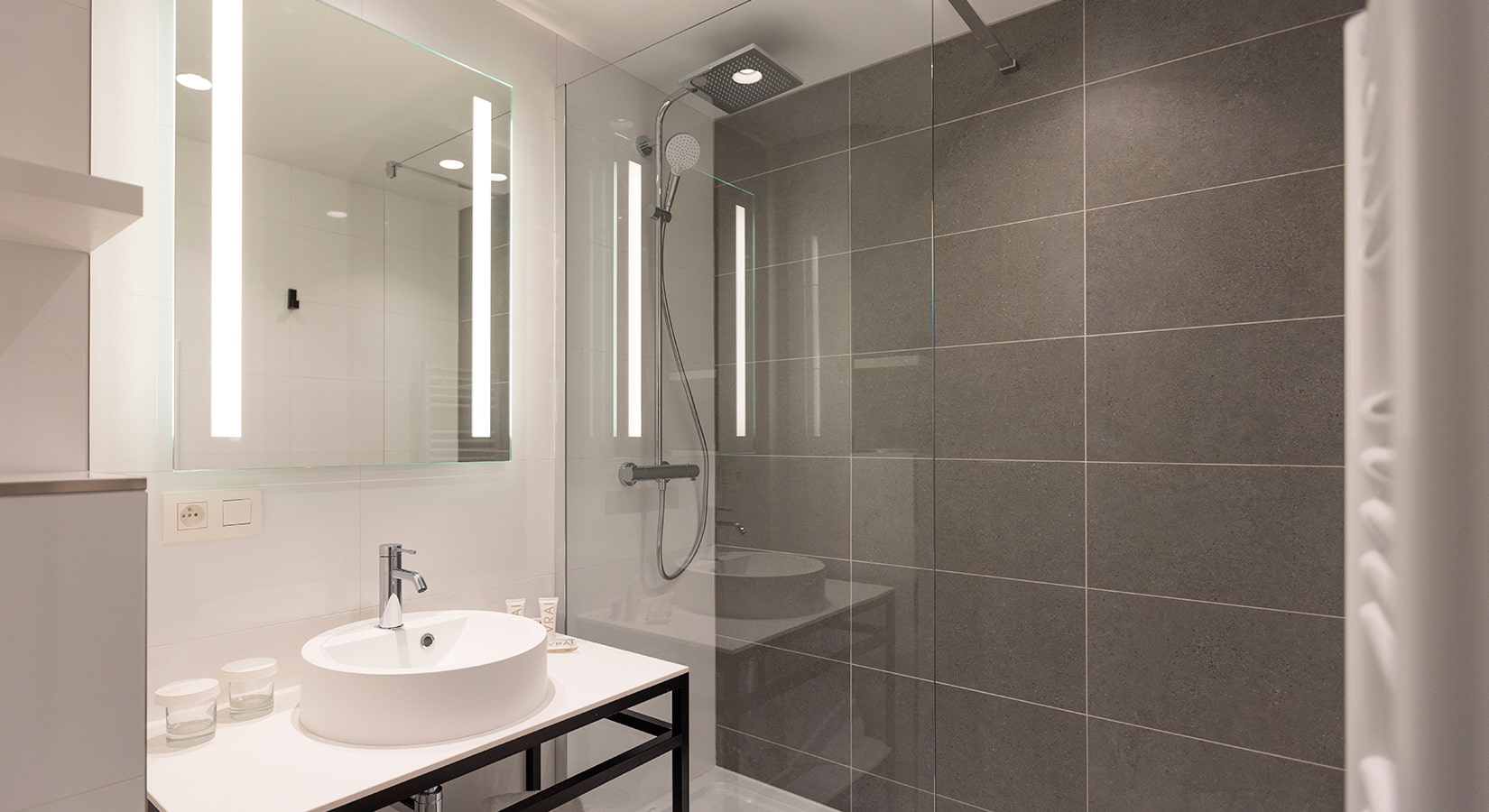 Book Triple Room Mountain View in Menton